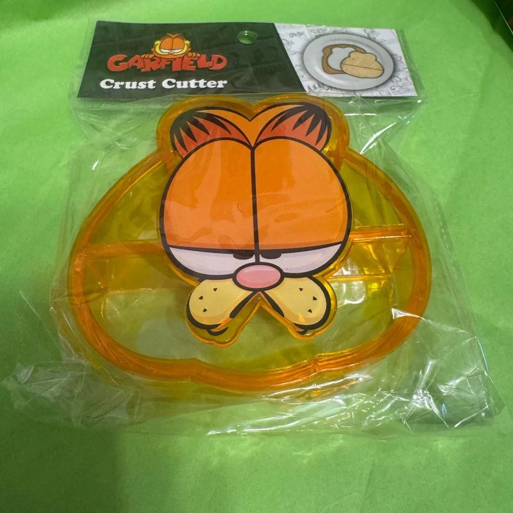 Garfield Crust Cutter - Picture 3 of 6